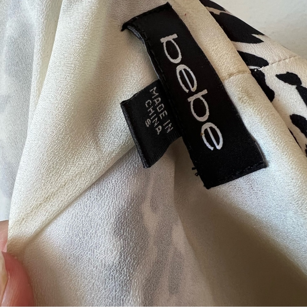 Bebe Shawl Collar White Leopard Blazer - Picture 7 of 10